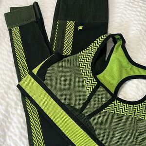 XS leggings medium sports bra